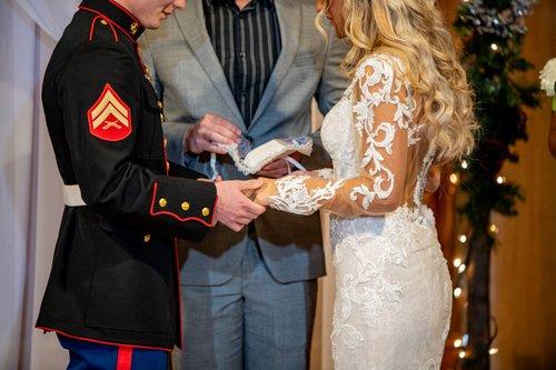 mobile - carousel-hero-element image-4